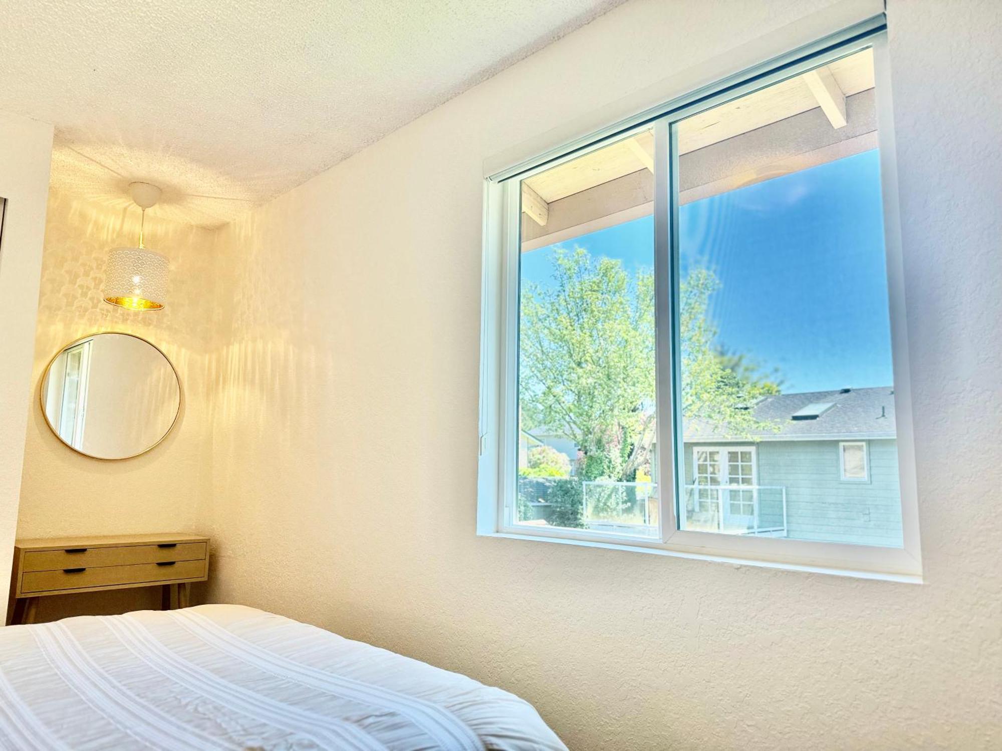 Besa Homestay Near Beach And Seatac Airport - Shared Bathroom With Max 2 Guests Des Moines Buitenkant foto