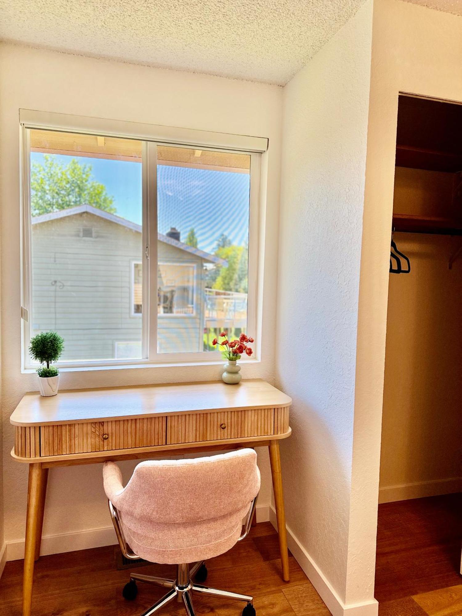 Besa Homestay Near Beach And Seatac Airport - Shared Bathroom With Max 2 Guests Des Moines Buitenkant foto
